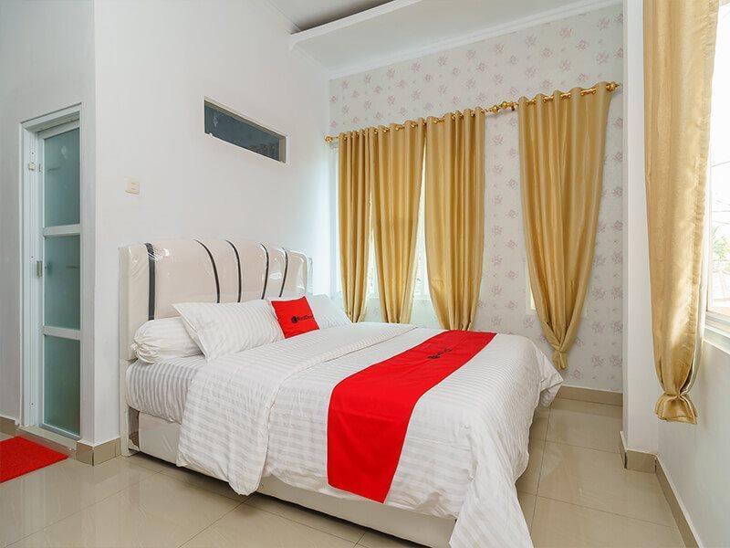 Reddoorz Syariah Near Simpang Sekip Palembang Hotel Екстериор снимка