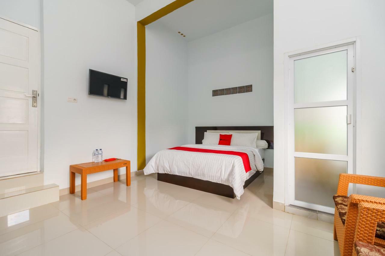 Reddoorz Syariah Near Simpang Sekip Palembang Hotel Екстериор снимка