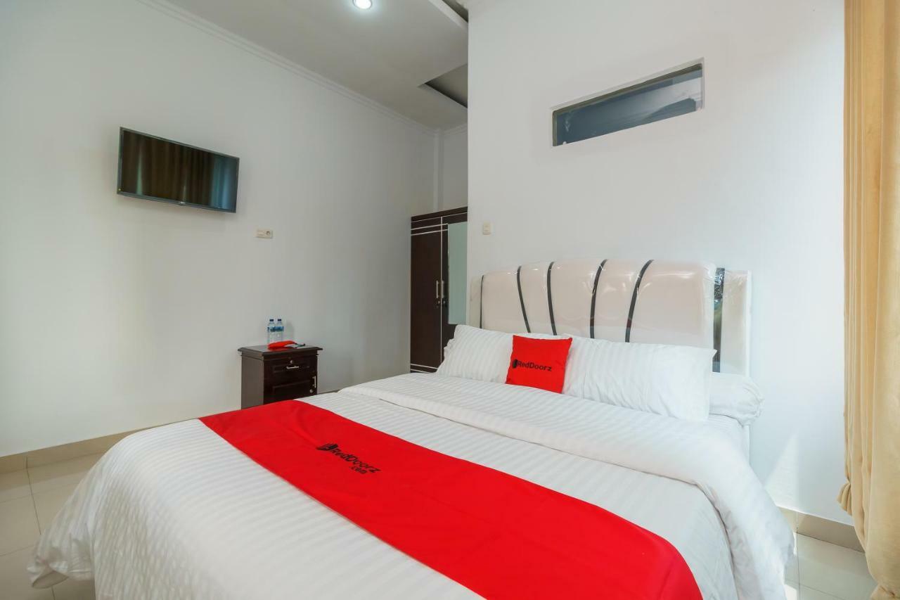 Reddoorz Syariah Near Simpang Sekip Palembang Hotel Екстериор снимка